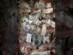 06E121045R Tubi per refrigeranti per auto resistenti alla corrosione e facili da installare